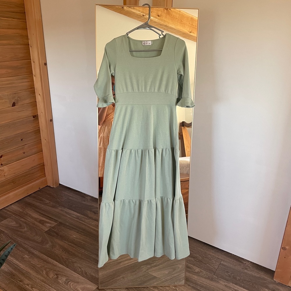 Caught in maxi dress, size extra small